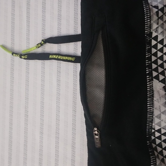 NIKE DRI-FIT NIKE RUNNING WOMENS ATHLETIC CAPRI LEGGINGS - Picture 15 of 17